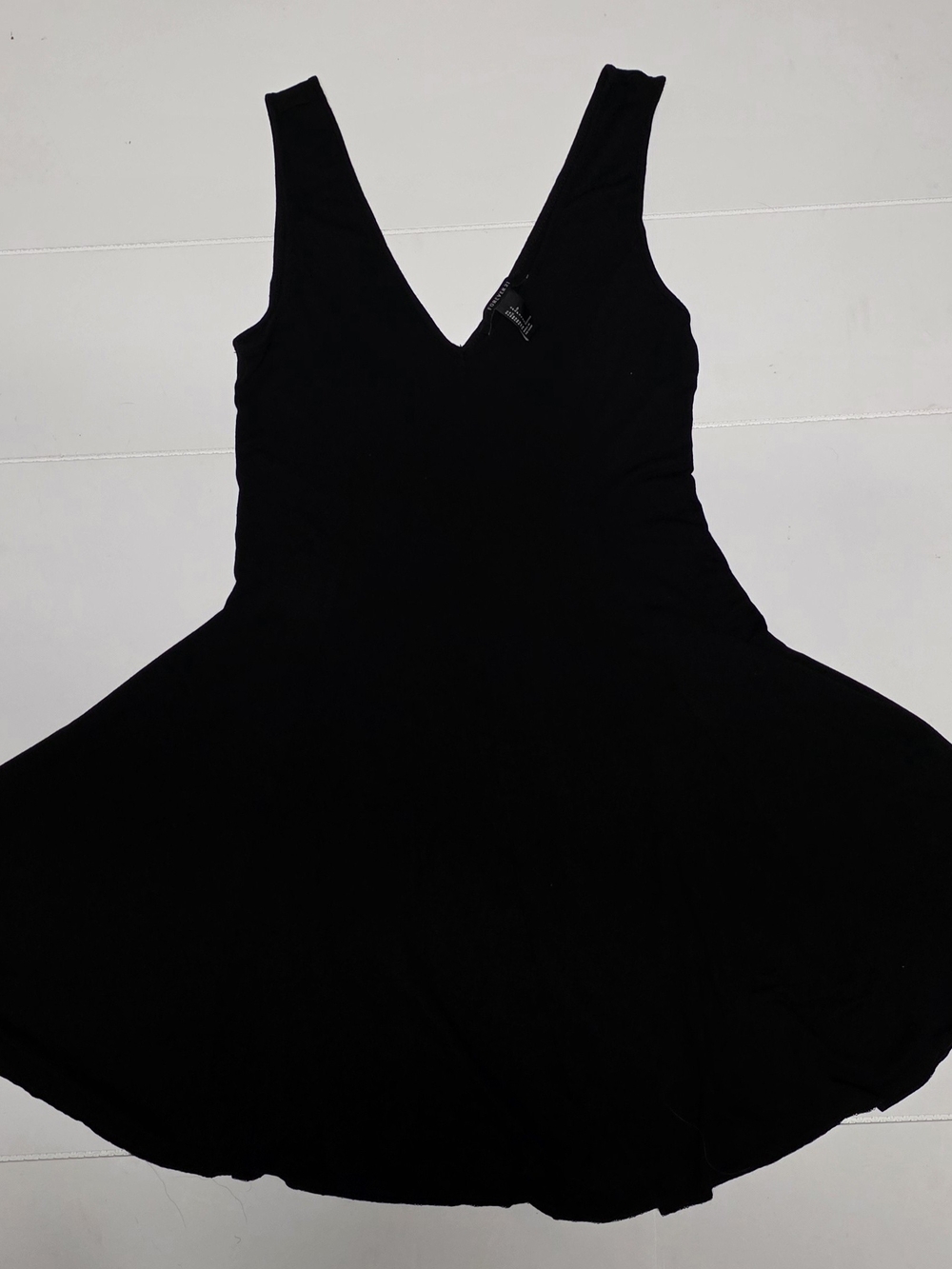 Forever 21 Black V-Neck Flared Tank Top